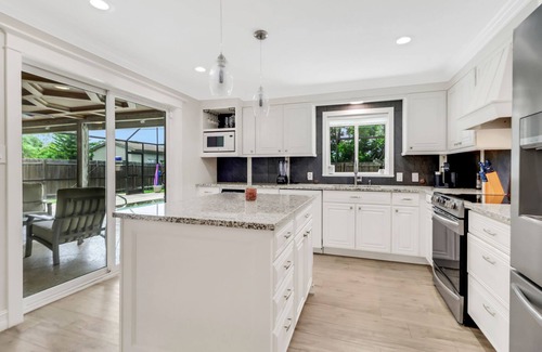Willoughby Acres House | Beautifully Updated Home w/Pool & Spa