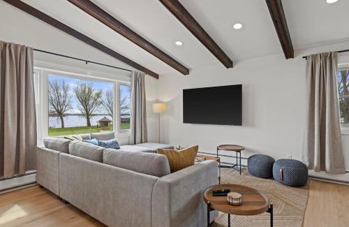 Beaver Dam House | Beautifully Updated Lake House
