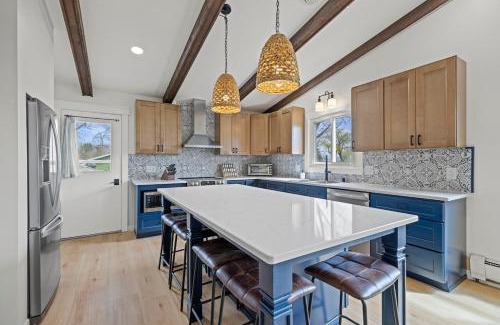 Beaver Dam House | Beautifully Updated Lake House