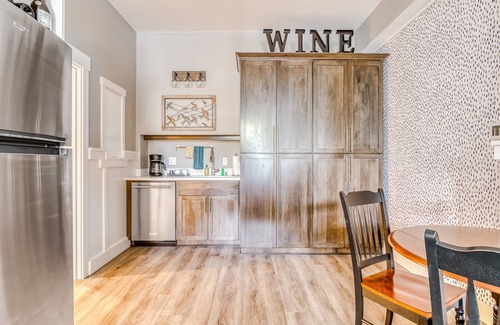 McMinnville Apartment | Beautifully-updated, ground floor studio with a kitchenette, & free WiFi