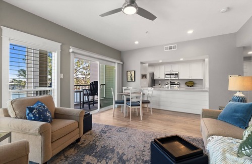 Walden on Lake Conroe Condo | Beautifully upgraded, 2 bedroom, waterfront condo overlooking Lake Conroe