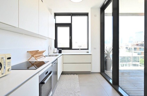 Tel Aviv Promenade Apartment | Beauty 1BR at Hayarkon by HolyGuest