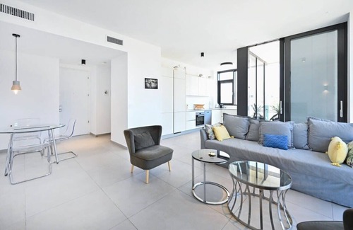 Tel Aviv Promenade Apartment | Beauty 1BR at Hayarkon by HolyGuest