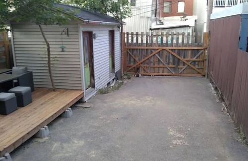Ville-Emard Apartment | Beauty 4BD/2BA & parking - central A/C and heat- 25% off stays 32 days +