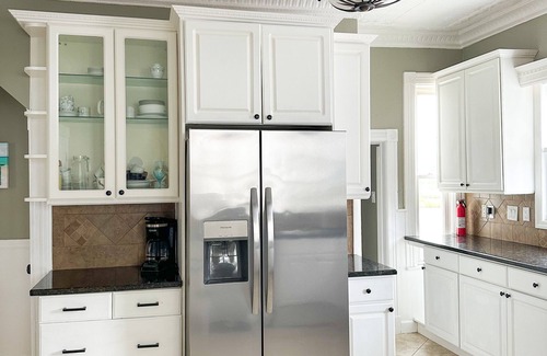 Long Branch House | Beauty by the Sea - 7bd Charming House 5min Walk to Beach - Pet Friendly