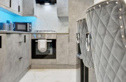 Newhaven House | Beauty Close to Coast, Stunning interior, By Air Premier