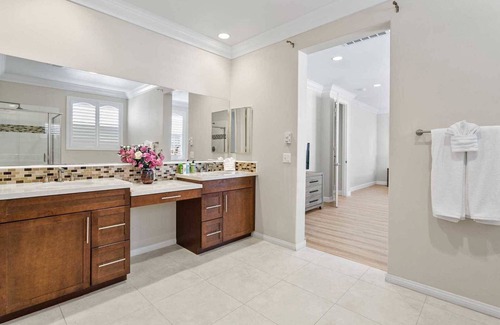 Eastvale House | Beauty on Irisbend