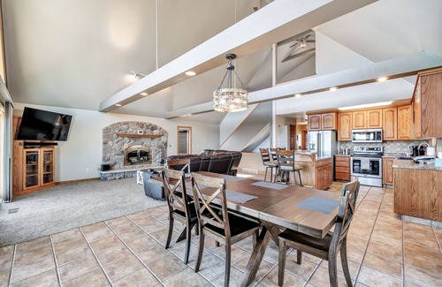 Green Bay House | Beauty on the Bay! Breathtaking sunrises! 15 minutes to Lambeau!