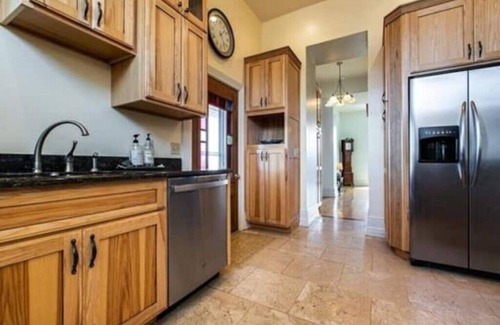 Dubuque House | Beauty on the Bluff