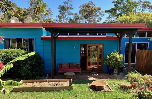 Wallaga Lake House | Beauty Point Beach House: elegant bright comfortable pet and people friendly.nnn
