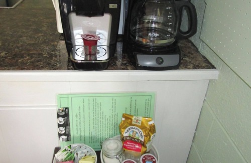 Ithaca Apartment | Beauty & tranquility awaits you at Ellis Haven guest suite with kitchen & pool