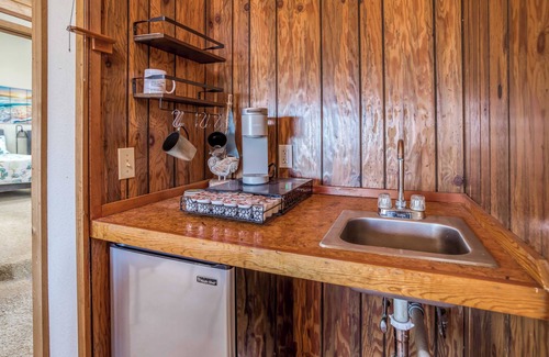 Lincoln City House | Beauty with Ocean View, Skylights, King Suite, Bonus Room Half Block to Beach!