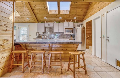 Lincoln City House | Beauty with Ocean View, Skylights, King Suite, Bonus Room Half Block to Beach!