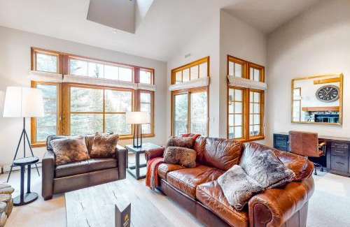 Highlands Townhomes House | Beaver Creeks Meadows Ski-In Ski-Out