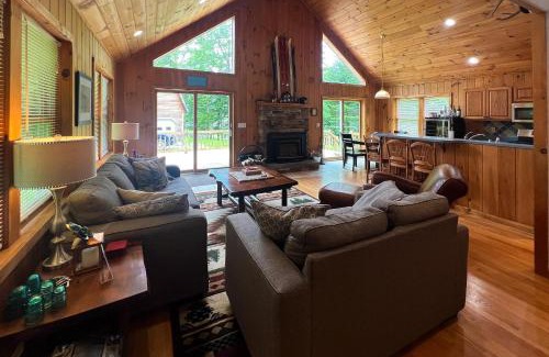 Stratton and Bromley Ski Areas House | Beaver Glen