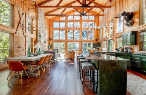 Rogers House | Beaver Lake Luxury Retreat - Whispering Pines