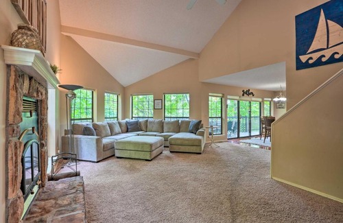 Lost Bridge Village House | Beaver Lake Retreat with Deck and Private Hot Tub