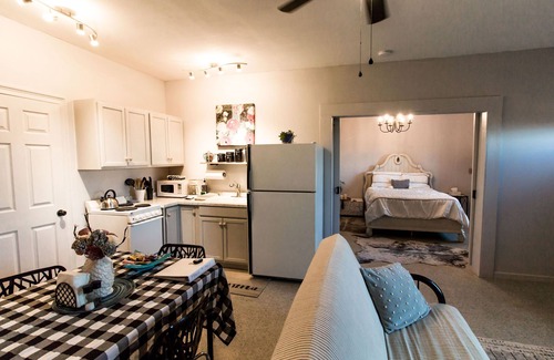 Rogers Apartment | Beaver Lakeview from your Pillow