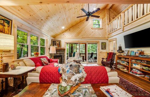 Adirondack House | Beaver Pond Lodge