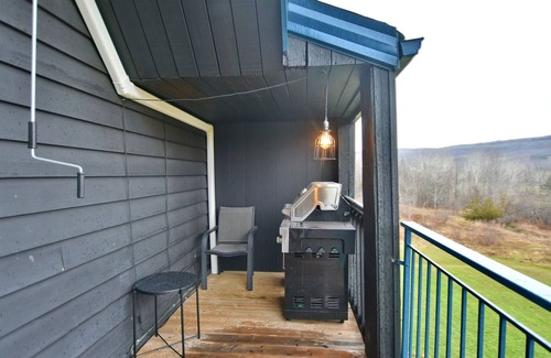 Markdale Ski Chalet | Beaver Valley Chalet with Breathtaking Views.