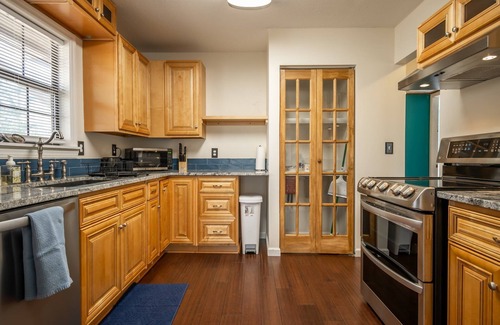 Winterville House | Beaverdam Creek Escape with yard