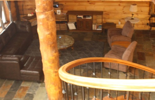 Wentworth-Nord Ski Chalet | BEAVERS POND INSIDE POOL / SAUNA / SPA / LAKE ACCESS