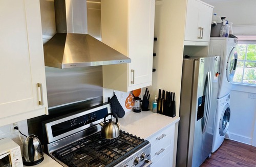 East Sacramento House | Bebedeux - Charming & Clean Classic in the Fab 40s nn