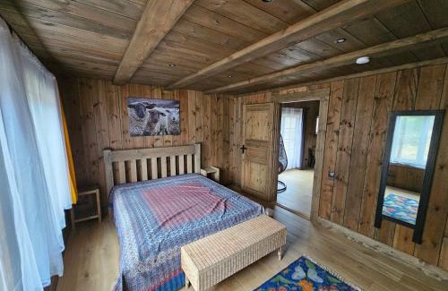 Nica House | Beces