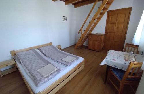 Hajos Apartment | Beck Pince