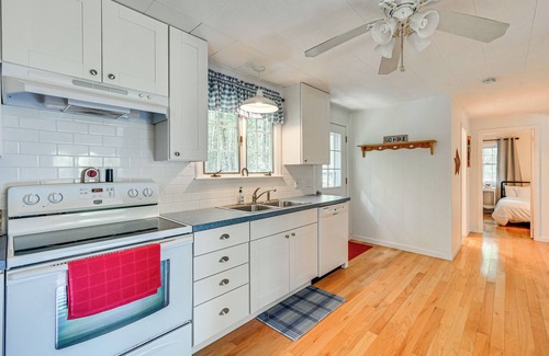 Sherwood Forest House | Becket Home w/3-Season Porch: Walk to Lake Access