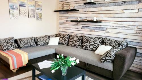 Sarvar Apartment | Becky Apartman