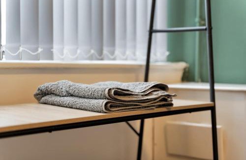 Sneinton House | Becky's House: Near Motor Point Arena with Free Parking
