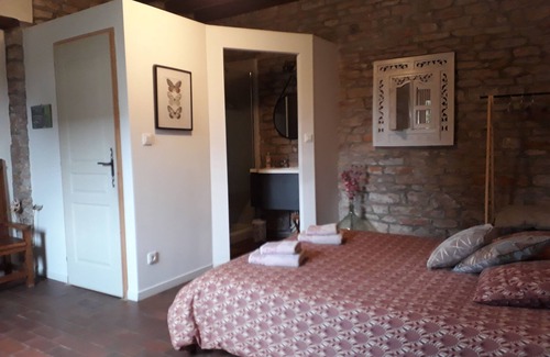 La Chapelle-de-Bragny House | Bed and breakfast 18th century character house close to culture and gastronomy