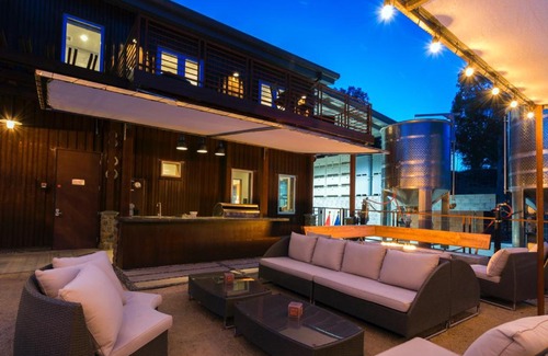 Clear Lake Bed & Breakfast | Bed and Barrel at Stonehouse Cellars