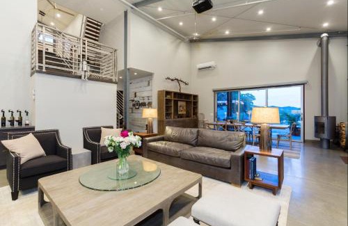 Clear Lake Bed & Breakfast | Bed and Barrel at Stonehouse Cellars