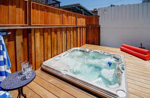 Guerneville House | Bed and Biscuit