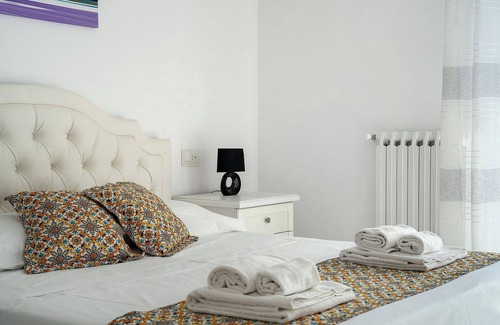 Piano di Sorrento Bed & Breakfast | Bed and Breakfast 'Suite Quadrupla Deluxe Superior' with Private Terrace, Wi-Fi and Air Conditioning