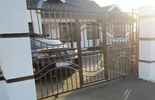 Pietermaritzburg House | Bed and Breakfast at The White House