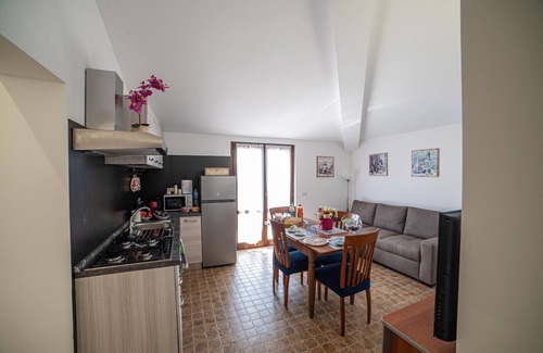 Montecastrilli Bed & Breakfast | Bed and Breakfast 'Dolce Alba' with Private Garden, Wi-Fi and Air Conditioning
