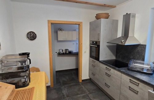 Wenns Bed & Breakfast | Bed and Breakfast 'Alpenblick' with Mountain View, Shared Terrace and Wi-Fi