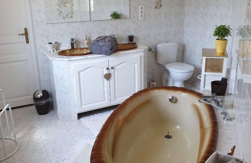 Pineto House | Bed and breakfast "ARINELLA" by the sea near bastia airport/seaport