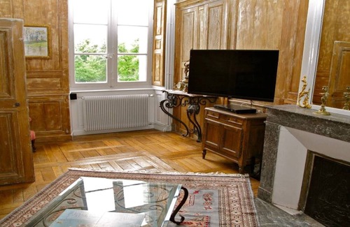 Piney House | Bed and Breakfast at the Château de Brantigny, SEGUR