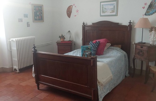 Puycasquier Bed & Breakfast | Bed and Breakfast 'Comme Chez Mamie' with Shared Terrace, Private Garden and Wi-Fi
