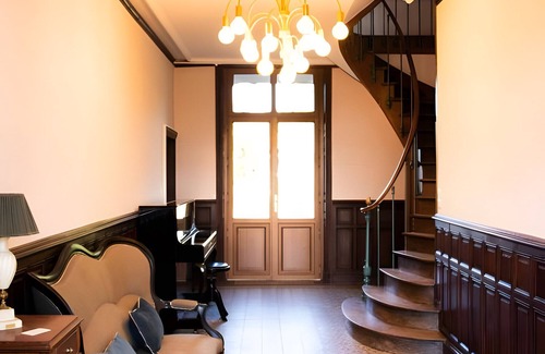 Sanxay Bed & Breakfast | Bed and Breakfast 'Chambre Double - Vue Sur Parc' with Shared Garden and Wi-Fi