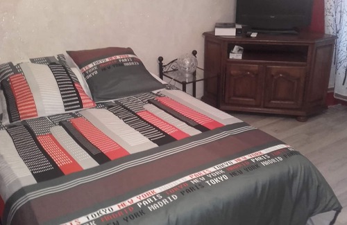 Cravanche Apartment | bed and breakfast cottage