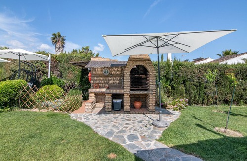 Aljaraque Apartment | Bed and Breakfast 'Crema' with Mountain View, Wi-Fi and Air Conditioning