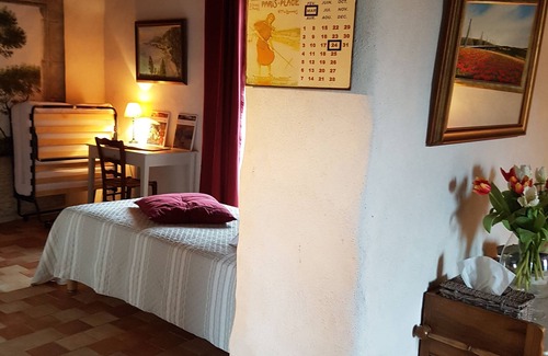 Compregnac Bed & Breakfast | Bed and breakfast facing the Millau viaduct and the Tarn river magnificent view