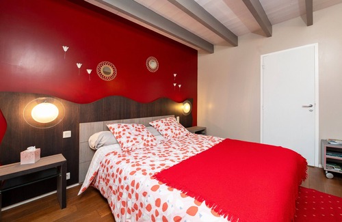 Arzano Bed & Breakfast | Bed and Breakfast 'Hortensia' with Shared Pool, Shared Terrace and Wi-Fi