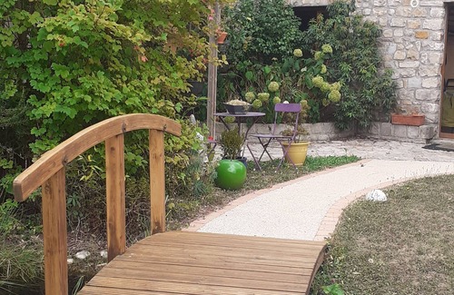 Villeblevin Bed & Breakfast | Bed and breakfast in bourgeois house between Fontainebleau and Sens