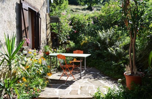 Aleu House | Bed and breakfast in an ecological house in the mountains